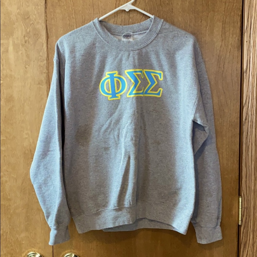 Phi Sigma Sigma Sorority size M crew neck